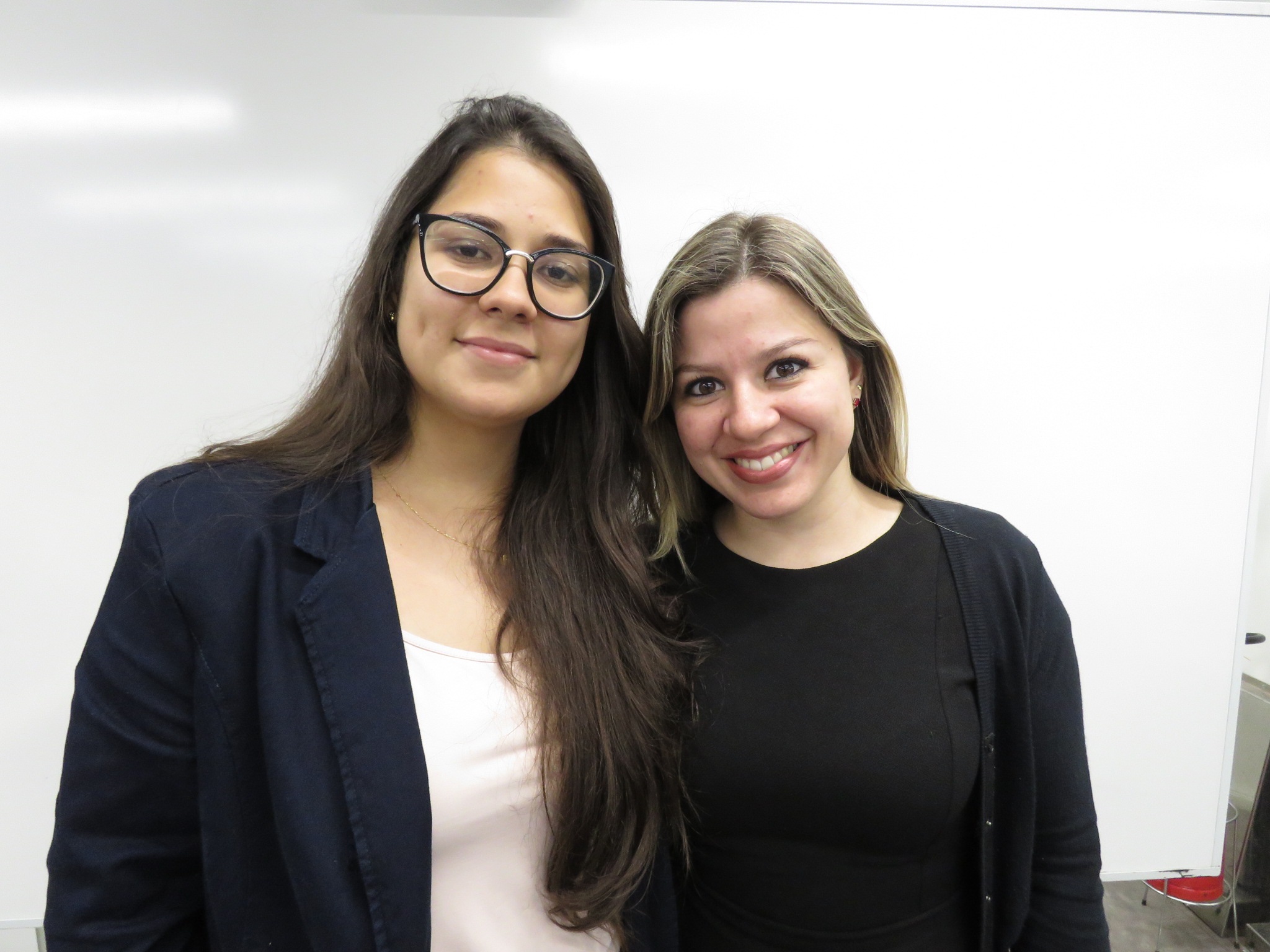 Ana Carolina Knop e Danieli Fabiani Garcia, estudantes de Engenharia de Software